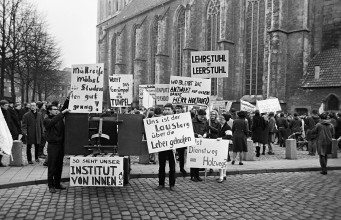 Zum Protest aus dem Hörsaal auf die Straße